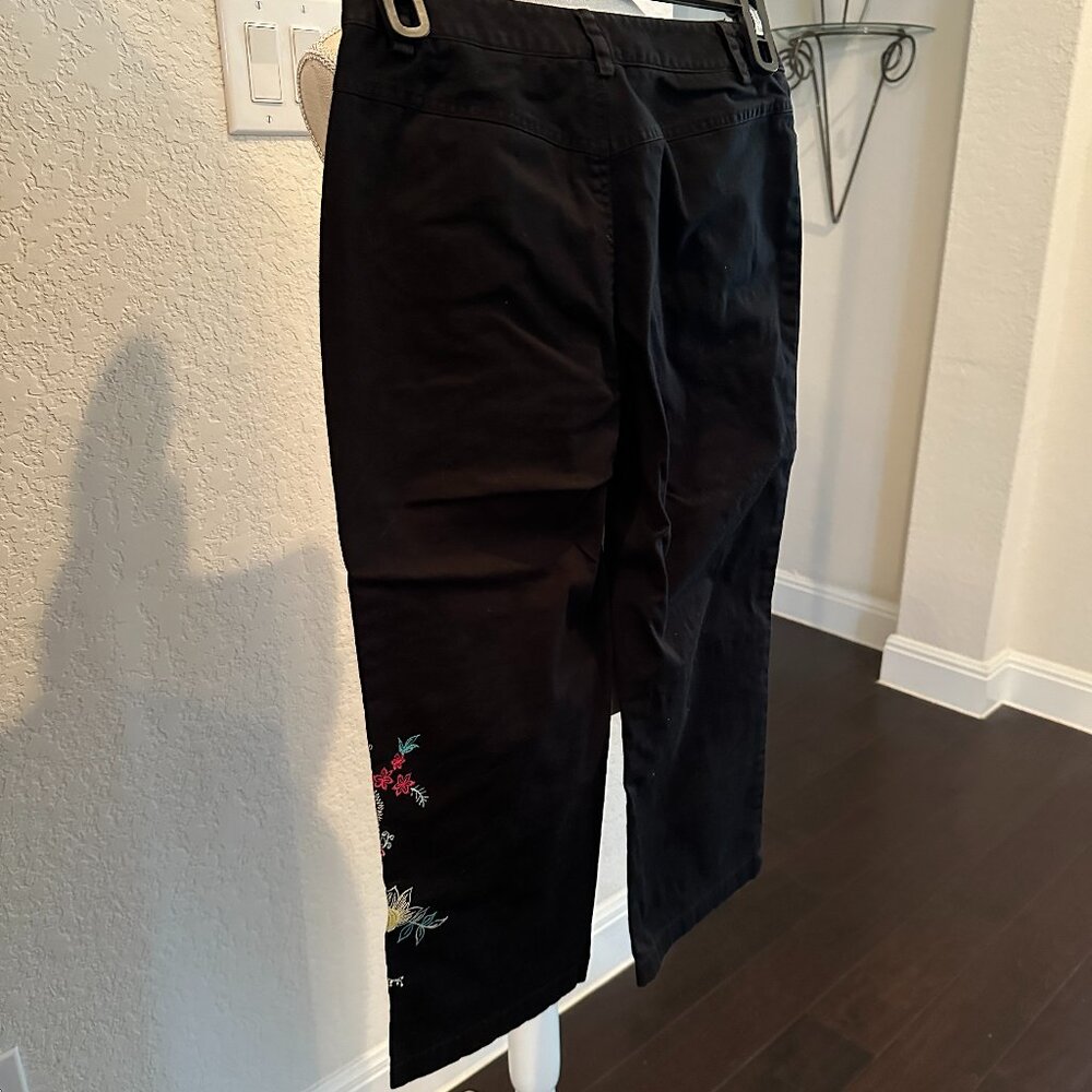 RAFAELLA Wide Leg Capris with Embroidery - Picture 7 of 9